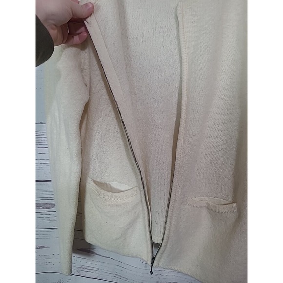 Cabela's Cream Wool Knit 100% Wool Long Sleeve Cardigan Sweater Womans Medium - Picture 4 of 6